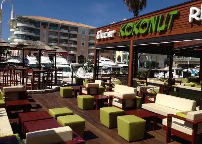 Grande Terrasse Coeur Port 5 Pers Lejlighed Fréjus